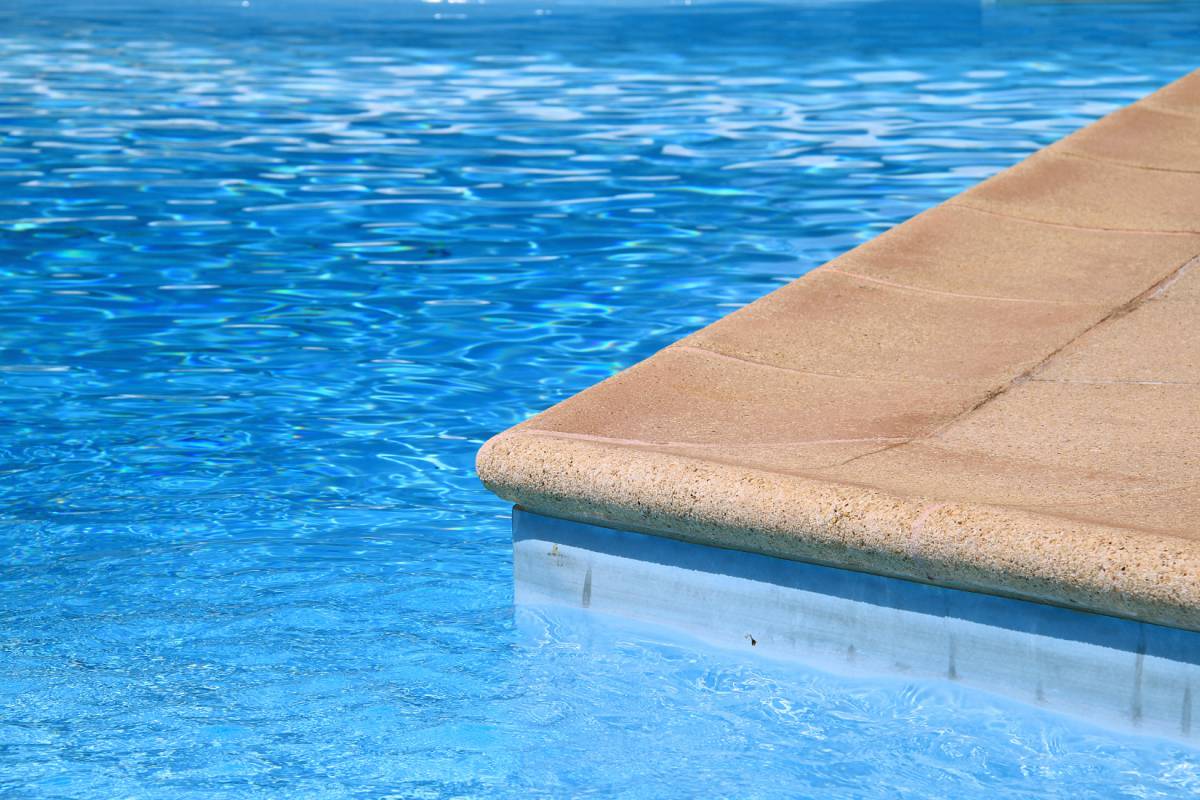 FOTOLIA_53055527_SUBSCRIPTION_M | Tubeprotec Pompe à chaleur pour piscine à Ferrette Montbéliard