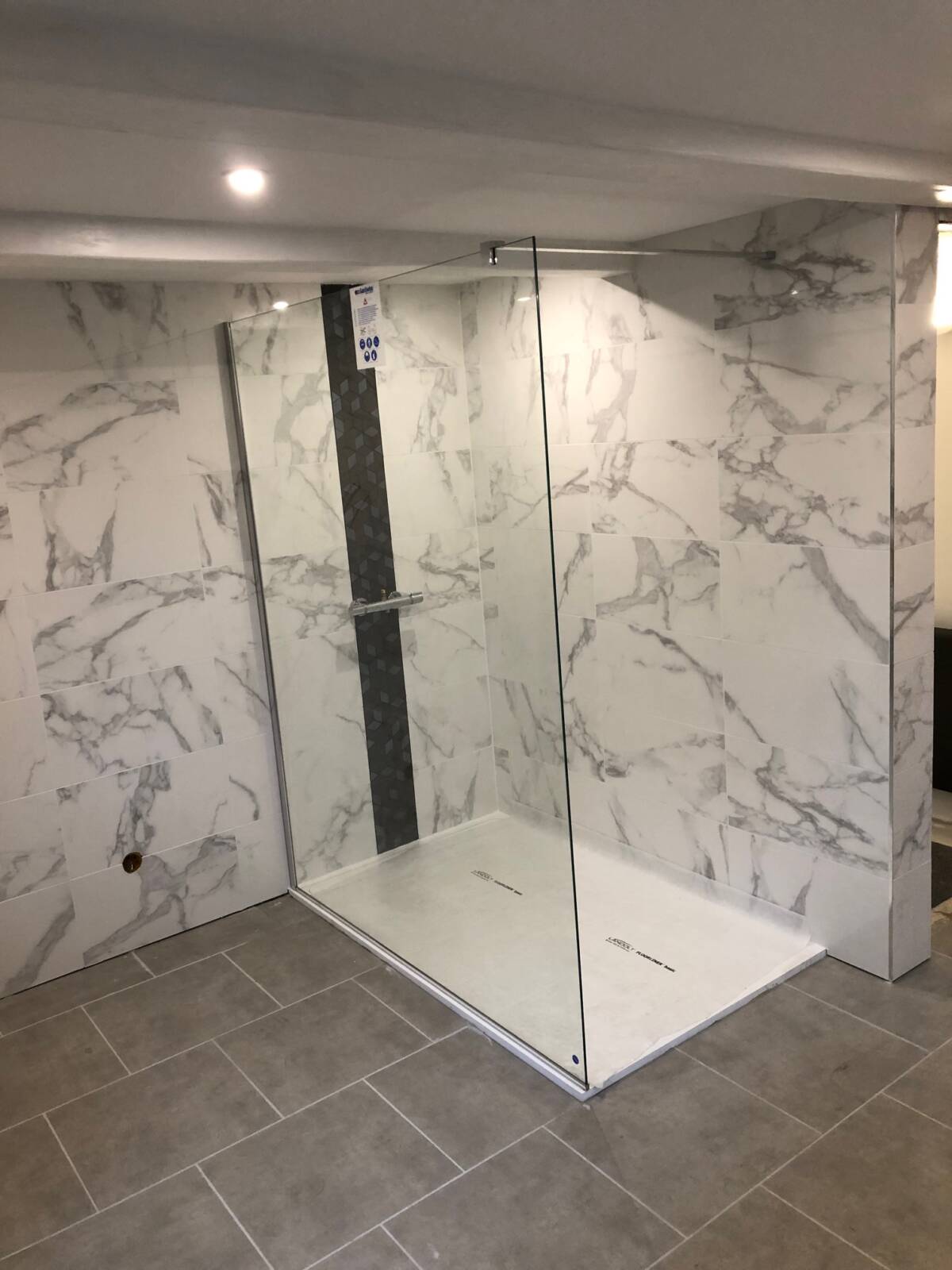 Quel type de rev&ecirc;tement mural est le plus r&eacute;sistant &agrave; l’humidit&eacute; pour votre salle de bain ? Riedisheim